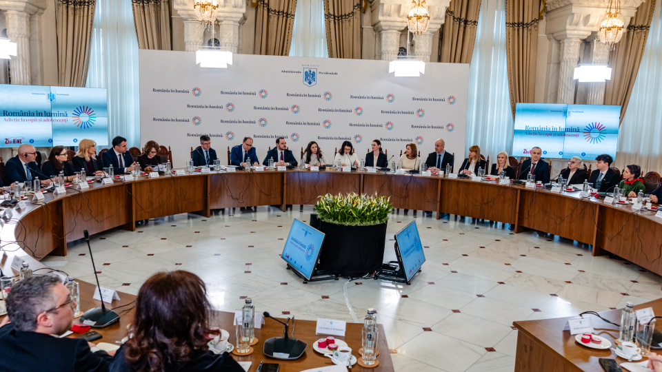 mirabela-gradinaru-masa-rotunda-cotroceni.jpg - NewsFactor