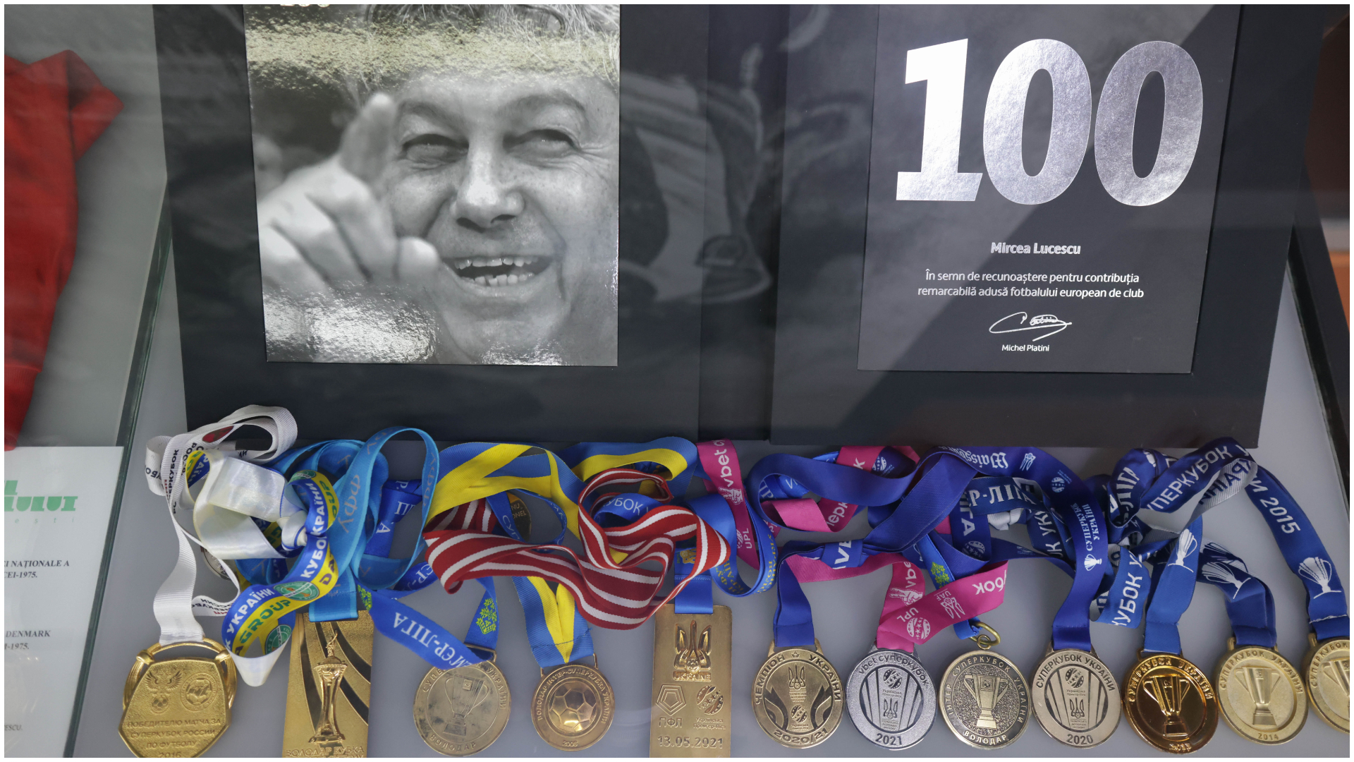 Mircea Lucescu, unul dintre cei mai mari antrenori de fotbal români, s-a stins din viață marți, 7 aprilie, la București