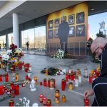 Mircea Lucescu, omagiat la București: Cozi și mesaje de adio. Dragomir: „Mare pe Pământ, mare și-n Rai”