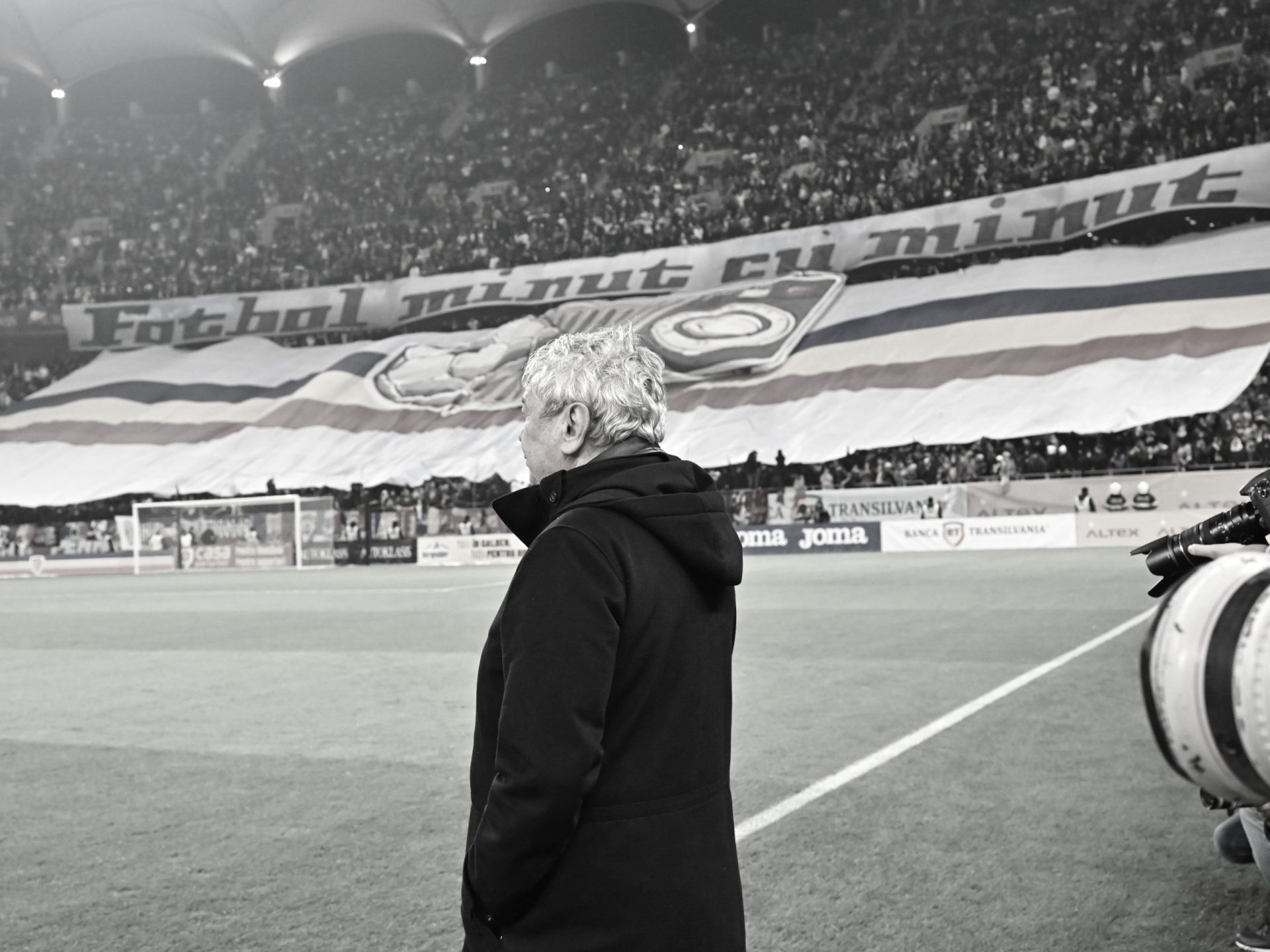 Decesul lui Mircea Lucescu la 80 de ani a stârnit un val de emoție în lumea fotbalului, mesaje de condoleanțe venind din toate colțurile lumii