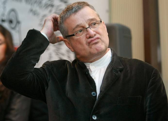 Incendiu la Cetate: Casa poetului Mircea Dinescu, mistuită de flăcări