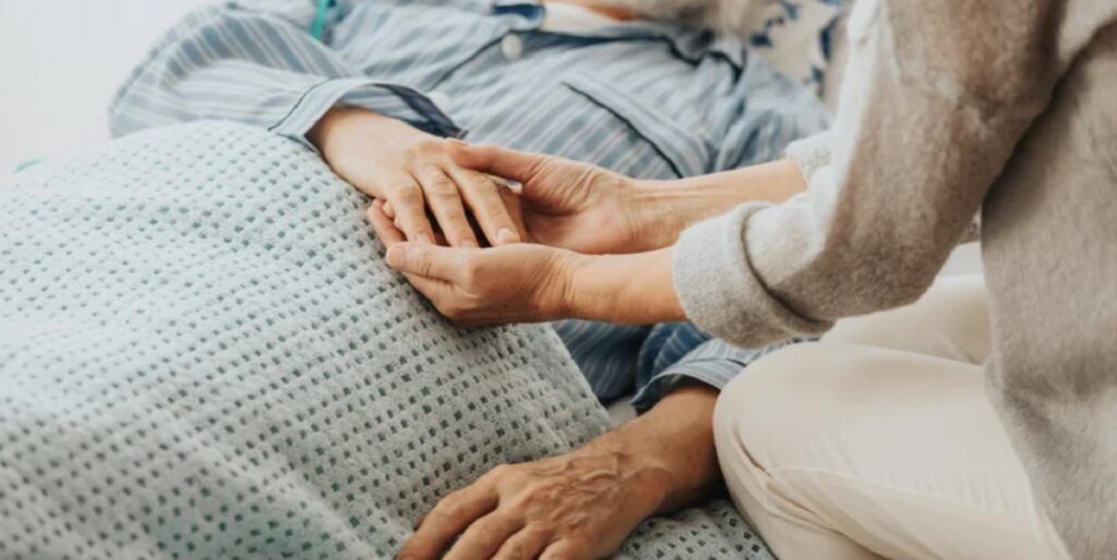 Semnul misterios de pe mâini: Ce indică, cu precizie, apropierea morții