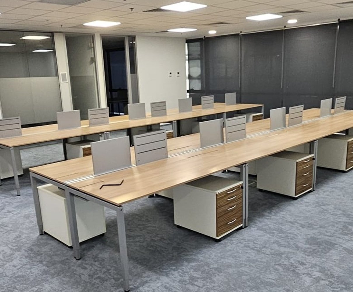 România, o piață mai mică pentru mobilier de birou, resimte efectele conflictului din Orientul Mijlociu Piața de mobilier de birou din România, estimată la 300-400 de milioane de euro anual, se situează sub media europeană, dar prezintă potențial de creștere