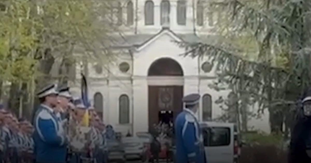 Mircea Lucescu, condus pe ultimul drum: Onoruri militare la Bellu