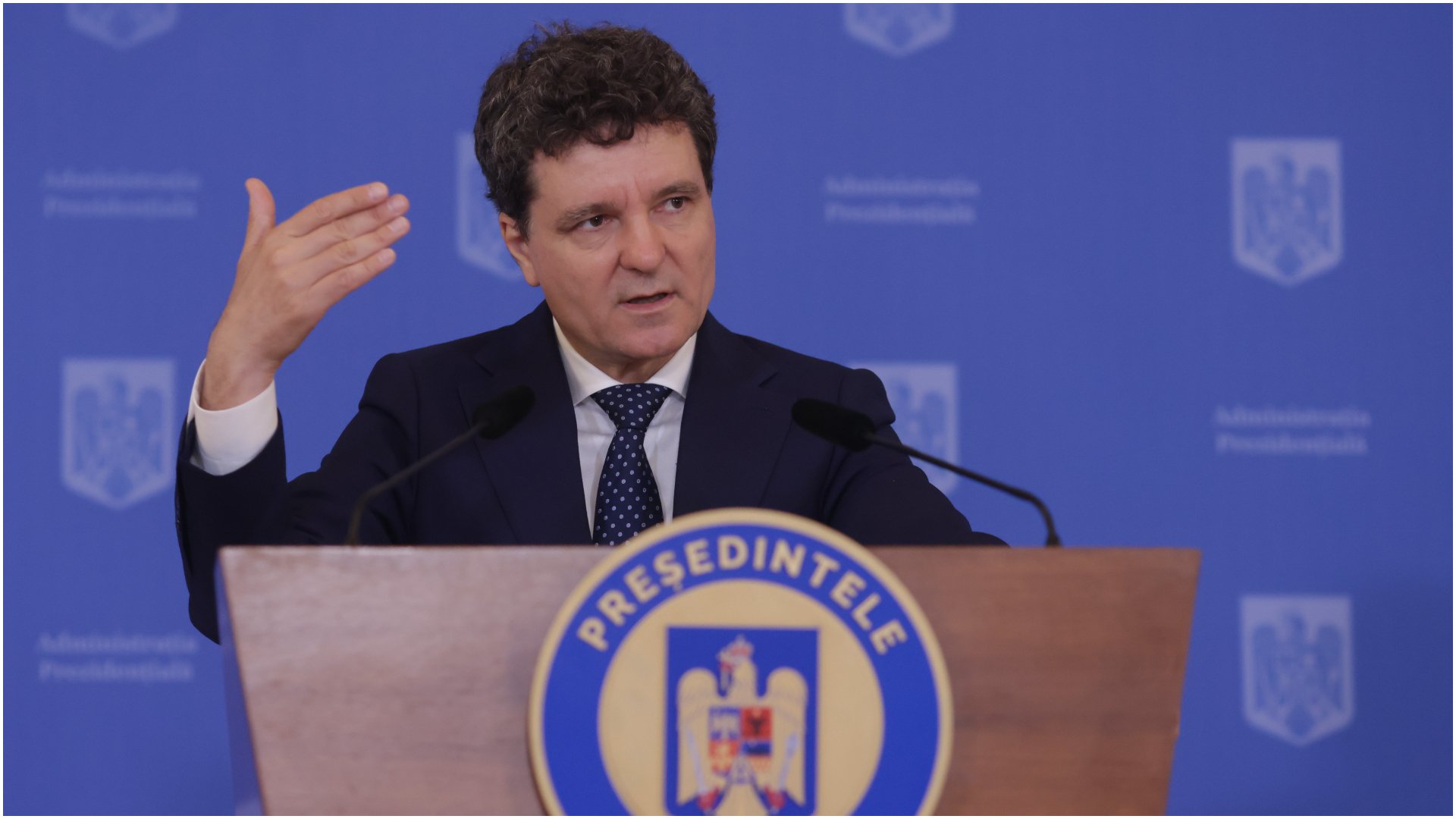 România nu se confruntă cu probleme de aprovizionare cu combustibili, dar autoritățile lucrează la un scenariu de criză pentru a fi pregătite în cazul în care criza petrolului la nivel mondial se agravează