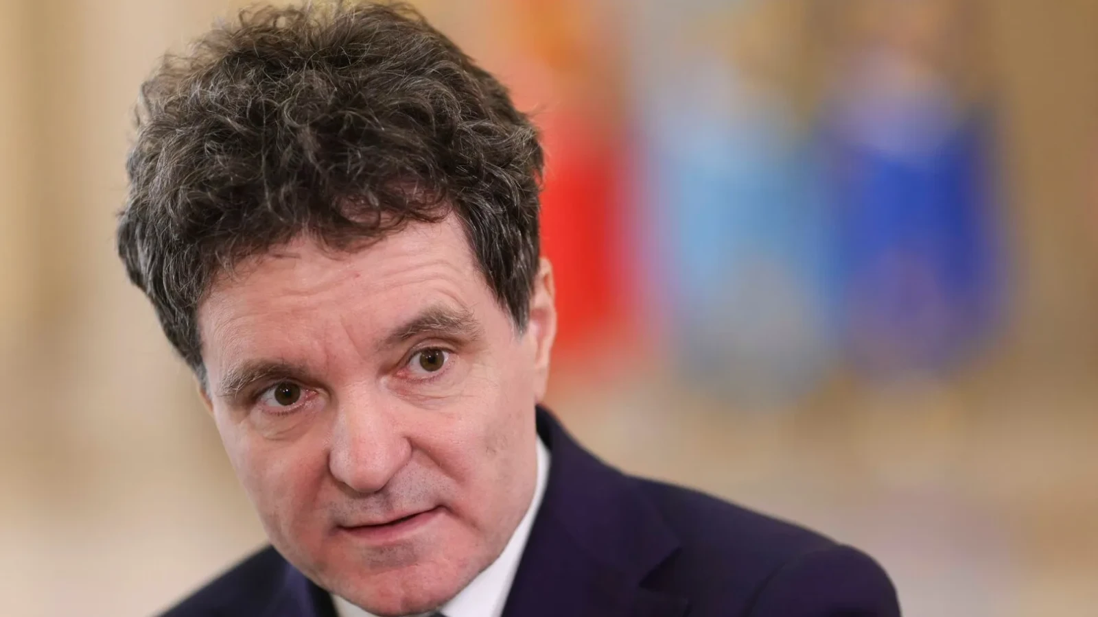 Nicușor Dan: Accesul la educație, cheia integrării romilor