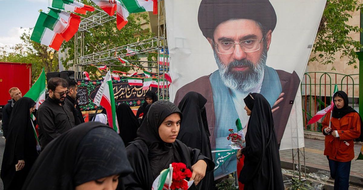 Noi vești despre starea lui Mojtaba KHAMENEI: Descris „janbaz” la TV