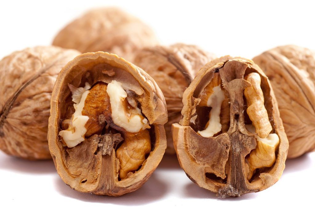 Nuci, da, dar cu măsură: Verdictul experților în nutriție