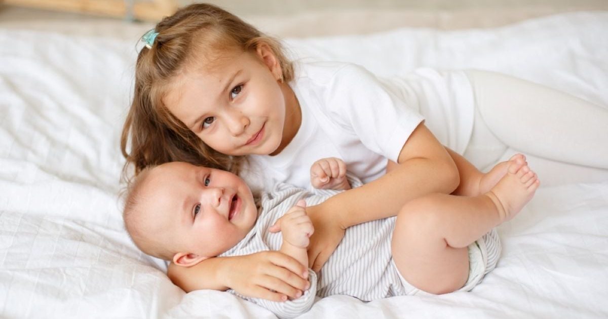 Cele mai populare nume de fete în 2026: Vezi topul vedetelor!