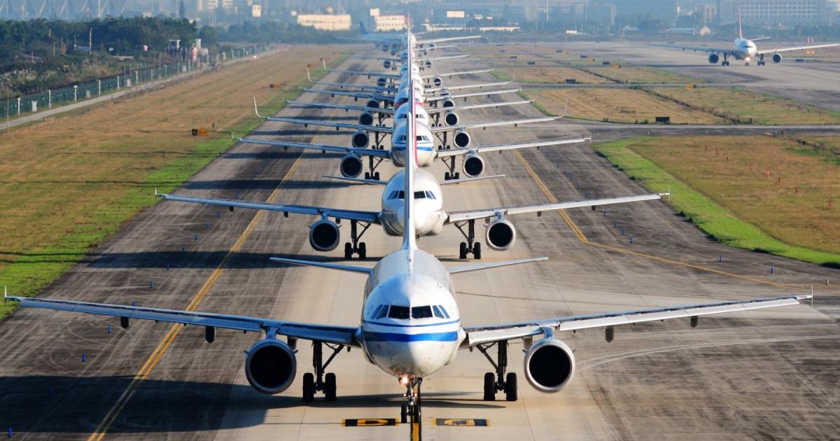 Atenție: Încă o companie aeriană suspendă zborurile pe timpul verii!