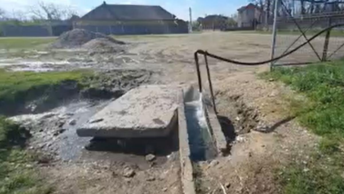 Apa termală din Dindești, Satu Mare, o resursă nevalorificată de aproape 50 de ani Din 1978, comuna Dindești din județul Satu Mare deține o comoară ascunsă sub pământ: apă termală