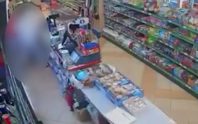 Bătaie cruntă la Iași: Motivul scandalos pentru care un bărbat a agresat o vânzătoare