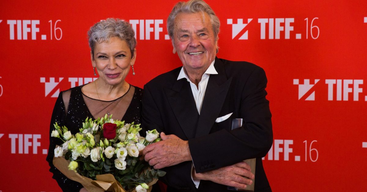 Oana Pellea, furibundă pe afaceriștii cu mici din Obor