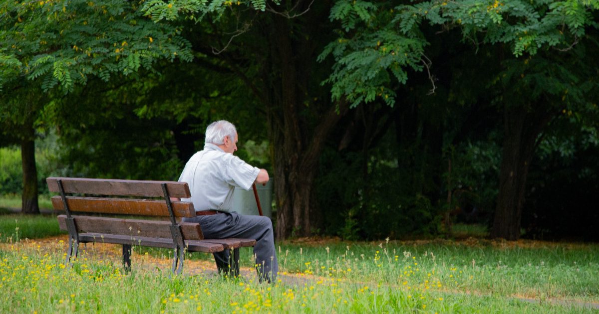 De ce singurătatea ne bântuie și de Sărbători: Fenomenul din România