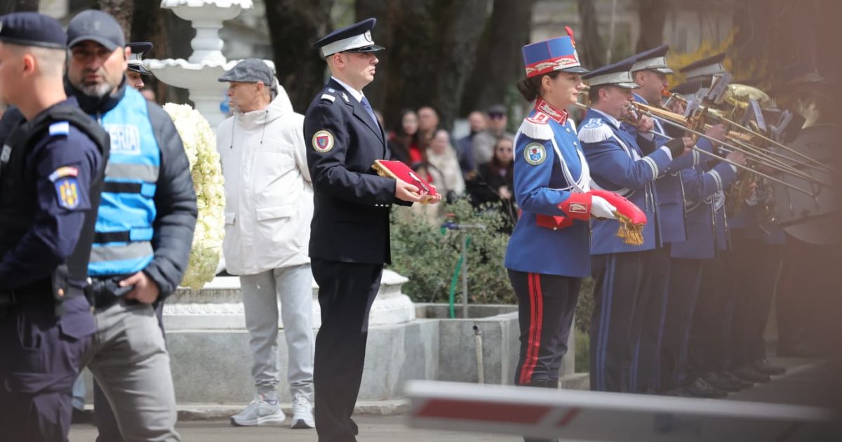 Ceremonial funerar impresionant: Onoruri militare pentru Mircea Lucescu la Bellu