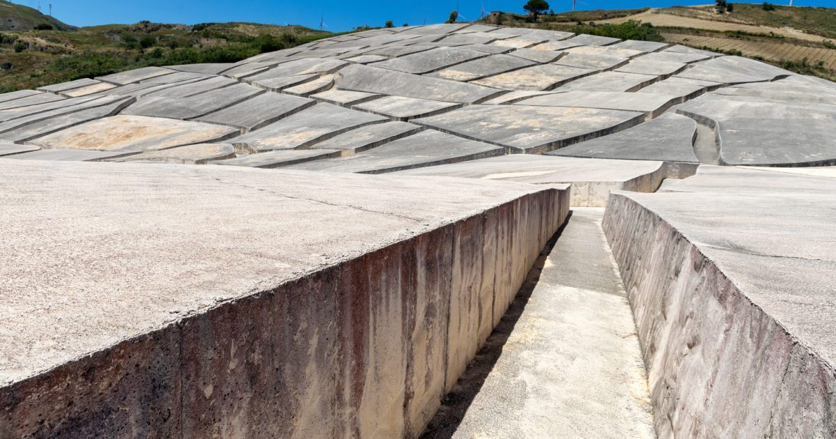 Orașul înghițit de beton, un „Pompeii” modern și simbol al artei contemporane