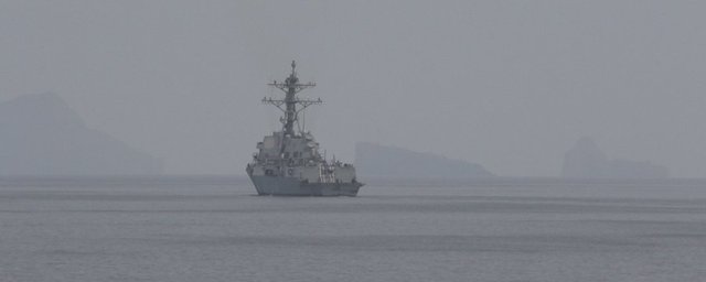 SUA: Navele Marinei americane curăță Strâmtoarea Ormuz pentru comerțul global