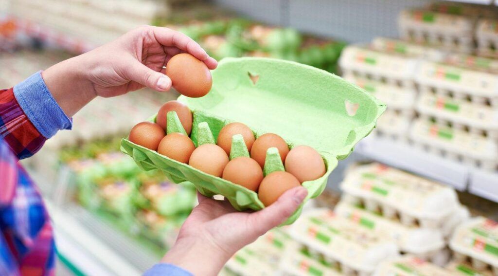 Alertă alimentară de Paște: Ouă contaminate cu Salmonella, retrase din România