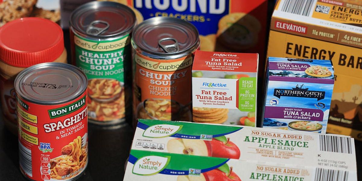 ovaz-sardine-conserve-si-gustari-putina-ciocolata-si-foarte-multa-apa-ce-provizii-e-bine-sa-ti-faci.webp - NewsFactor