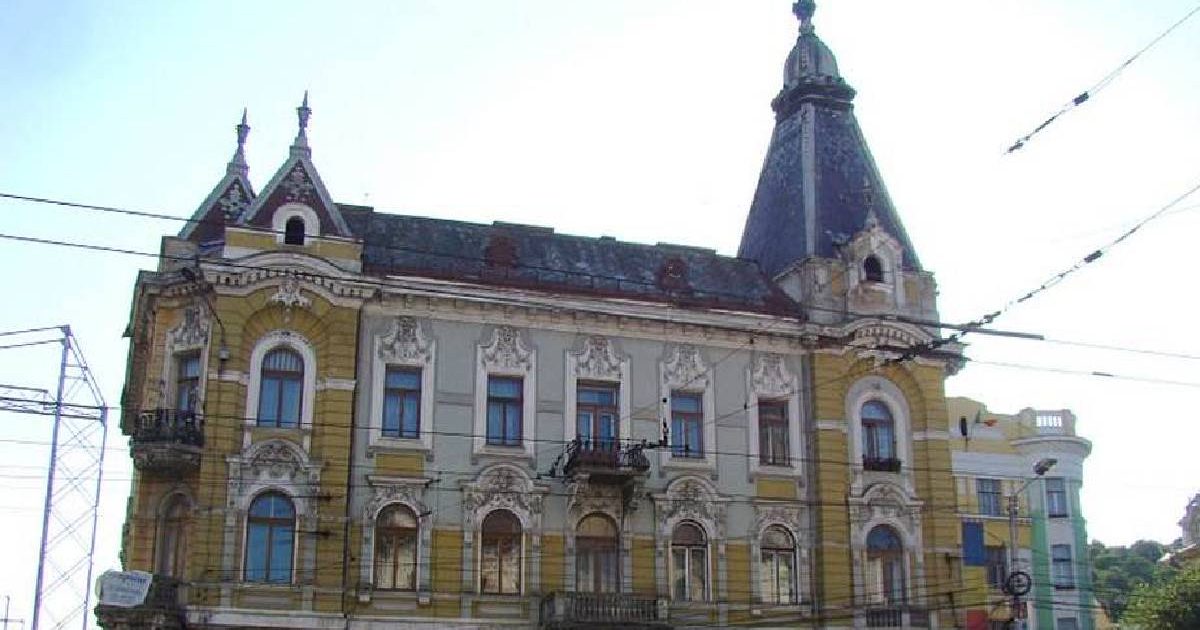 Apartament de LUX într-un palat CLUJEAN vechi de 100 de ani