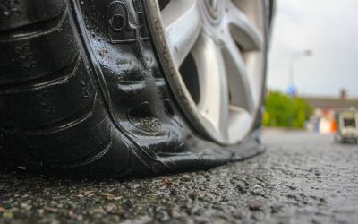 Cum eviți să fii victima hoților când schimbi roata: Sfaturi utile