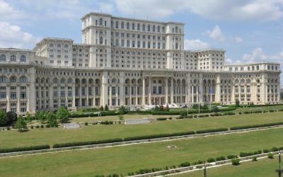 Vape-urile și țigările electronice, INTERZISE în spații publice din România
