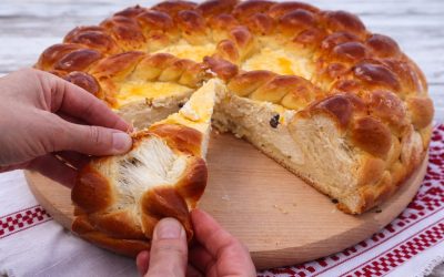 Rețeta bunicii de pască: Brânză, stafide și gustul Paștelui