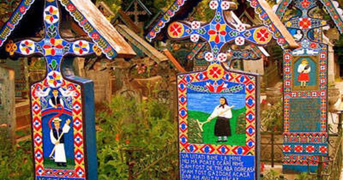 Paștele Blajinilor: Tradiții și obiceiuri din Lunea Morților