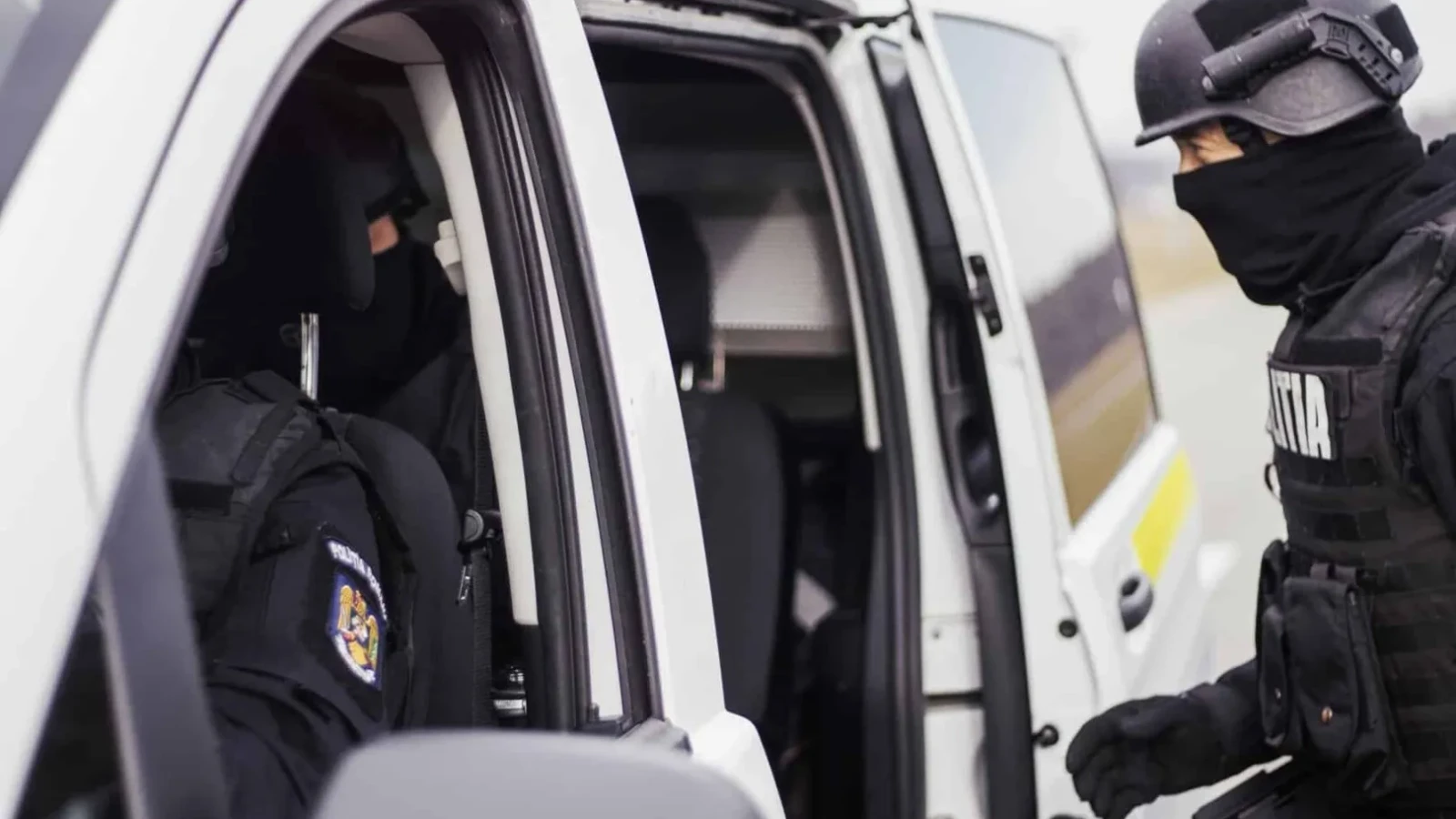 Bărbat din Oituz, anchetat pentru arme și muniții ilegale