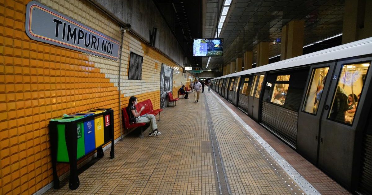 Peste 10.000 de cetățeni cer oprirea scumpirii biletului de metrou din București