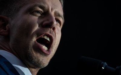 Simion, dans macabru pe morminte. UDMR, complice la atacul mincinos