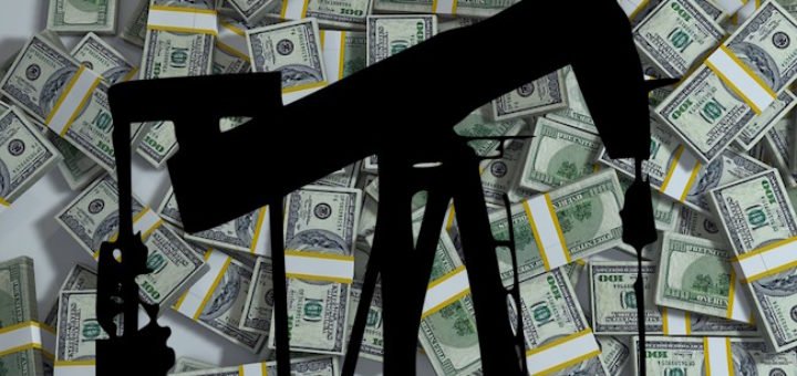 Trump, despre scumpirea benzinei: „Vor fi prețuri mari” după ce petrolul sare de 100$