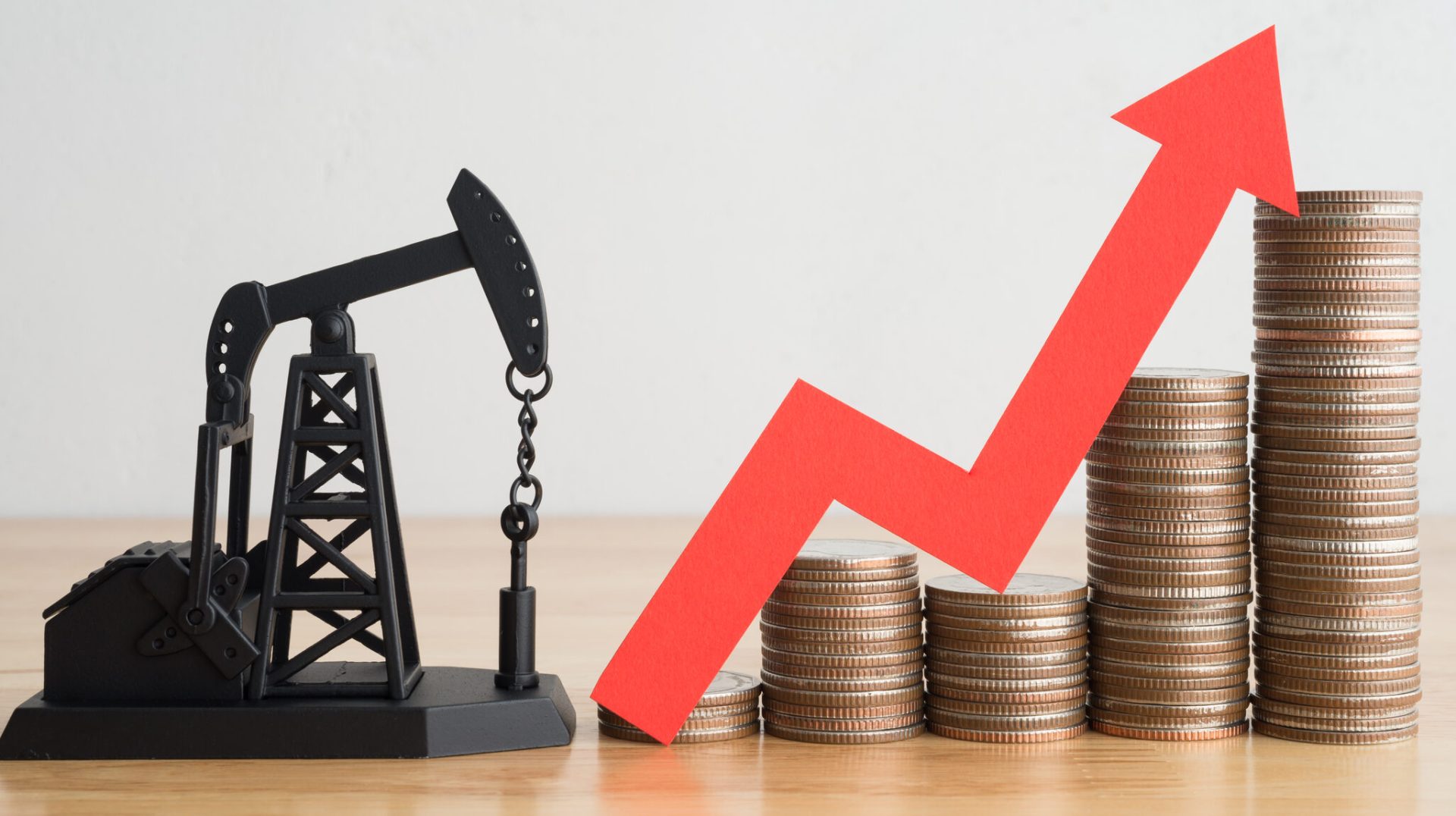 OPEC+ va crește producția de petrol cu 206.000 de barili pe zi, dar analiștii anticipează efecte limitate Organizația Țărilor Exportatoare de Petrol și aliații săi (OPEC+) au decis să crească producția de petrol cu 206.000 de barili pe zi începând din luna mai