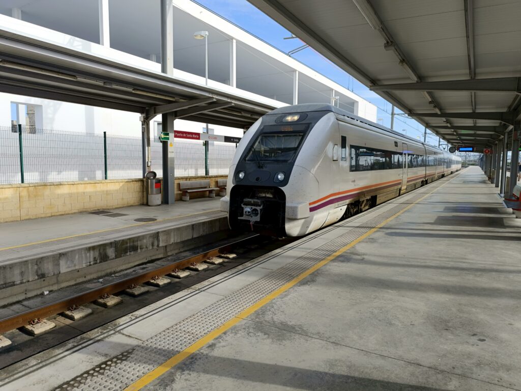 Unde-s abonamentele UE pentru tren? Tineri, aflați cum le puteți prinde pe cele 40.000