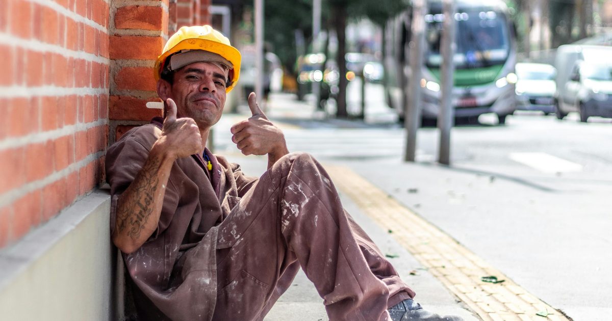 Calitatea muncii în Europa crește, dar decalajele femei-bărbați persistă