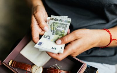 Reclamații: Românii au primit 173.000 de euro despăgubiri în trei luni