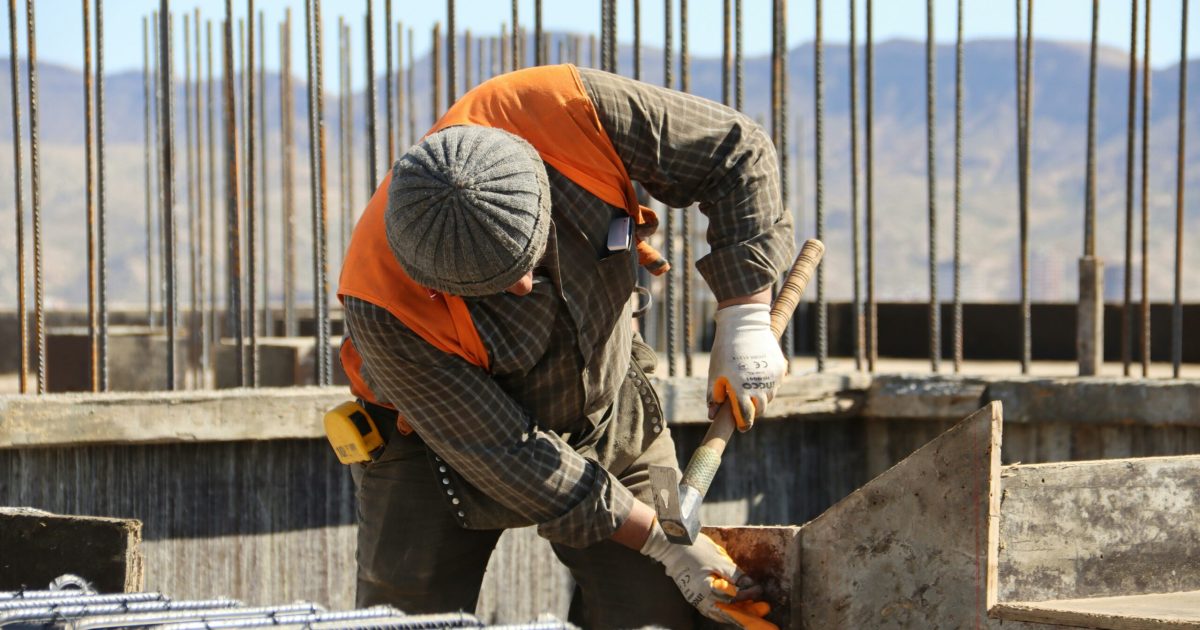 Zeci de mii de joburi libere în România: Unde sunt cele mai multe oferte