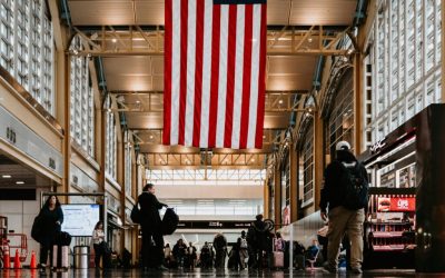 Ciudățenii uluitoare: Ce-au uitat americanii prin aeroporturi, de la DONALD Trump