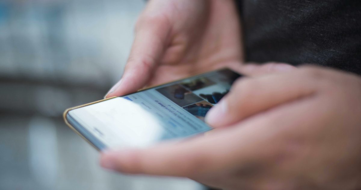 Tânăr din Timiș, suspectat că plănuia uciderea unui demnitar