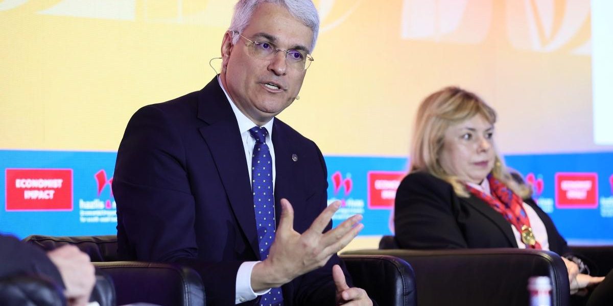 Pîslaru, despre salarii: Legea din 2017, un eșec. Banca Mondială, sprijin pentru România