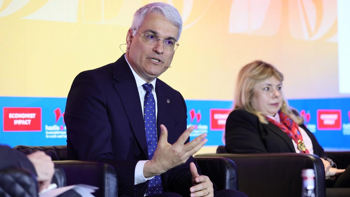 Ministrul Investițiilor, Dragoș Pîslaru, a declarat joi că o nouă lege a salarizării unice are nevoie de un proiect „bun și realist”