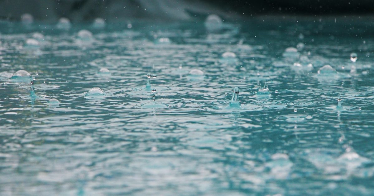 Ploi torențiale și vijelii: Alertă meteo până sâmbătă în România