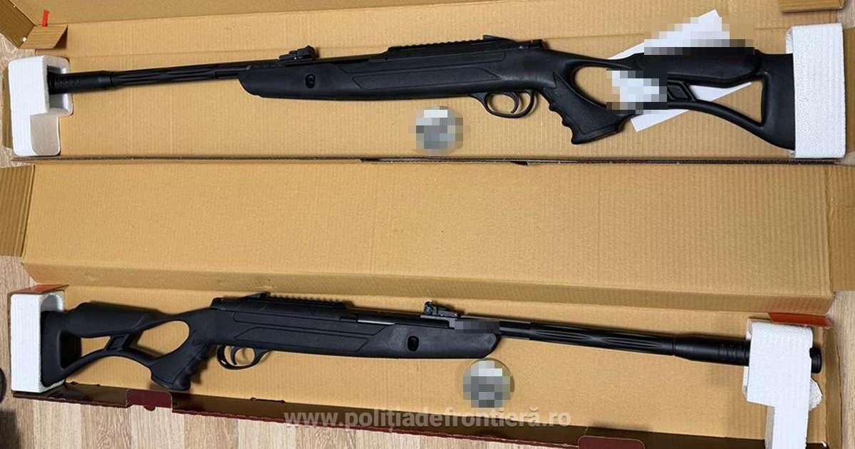 Arme cu aer și 400 de proiectile, descoperite pe Aeroportul Cluj-Napoca