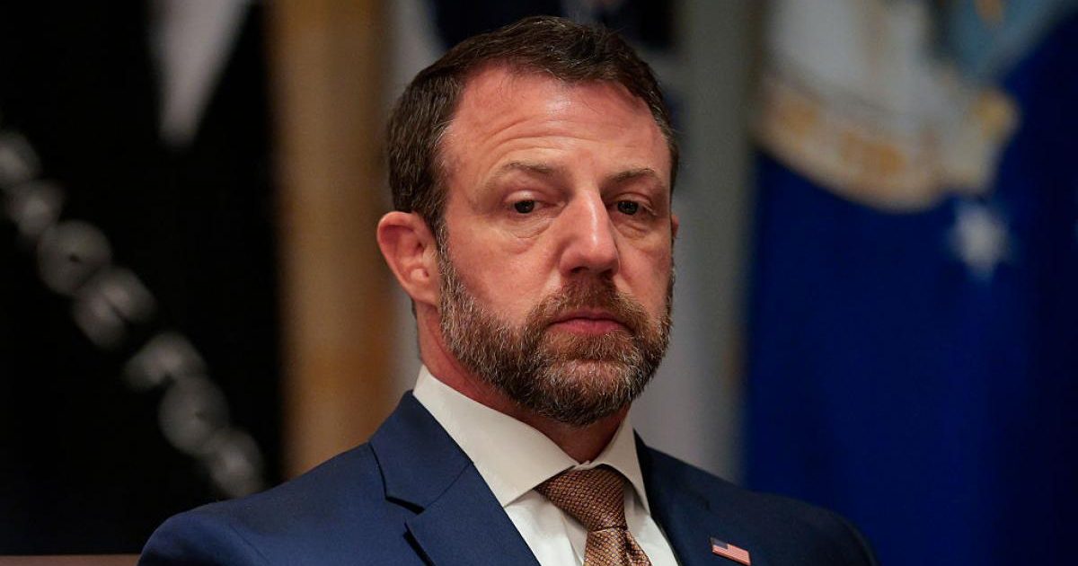 Noul guvernator, pus la zid: Critici dure pentru înlocuitorul lui Kristi Noem