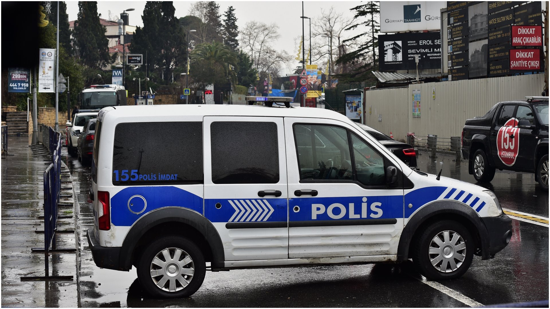 Un schimb de focuri a avut loc marți la Istanbul, în apropierea consulatului israelian, soldat cu moartea a doi atacatori și rănirea unui al treilea