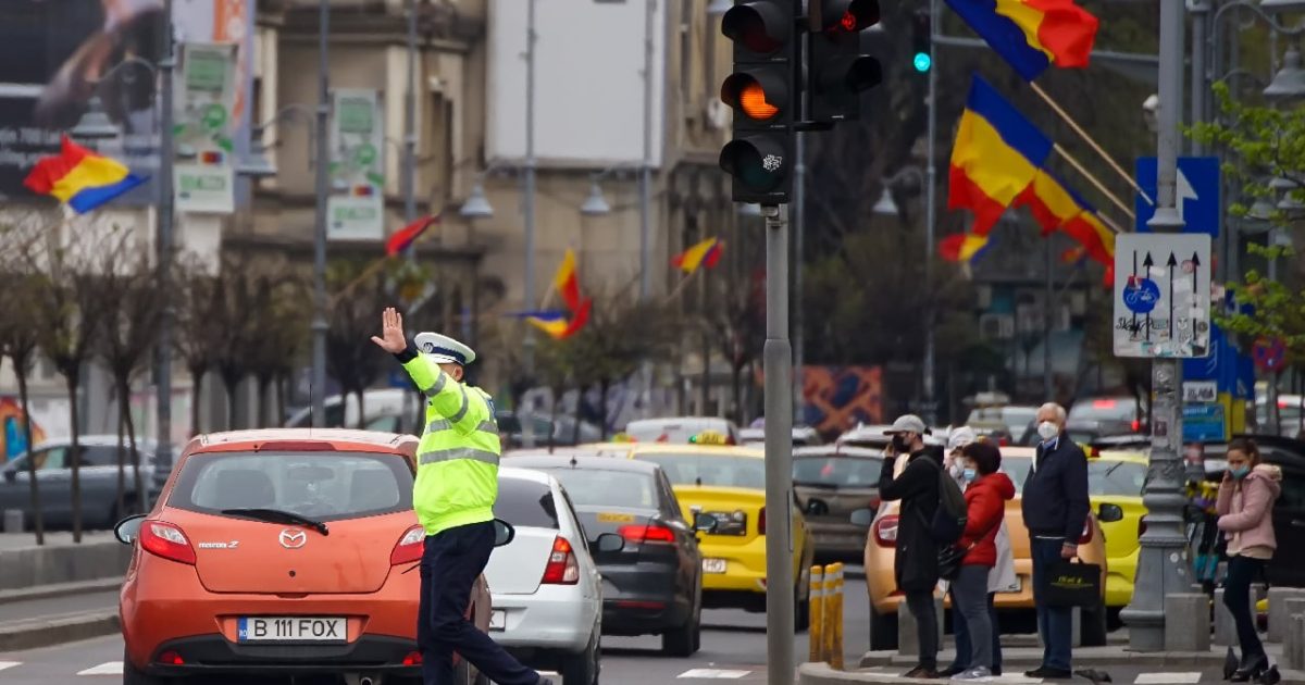 Avarii majore în București: Semafoarele, blocate după explozia de la CET Vest