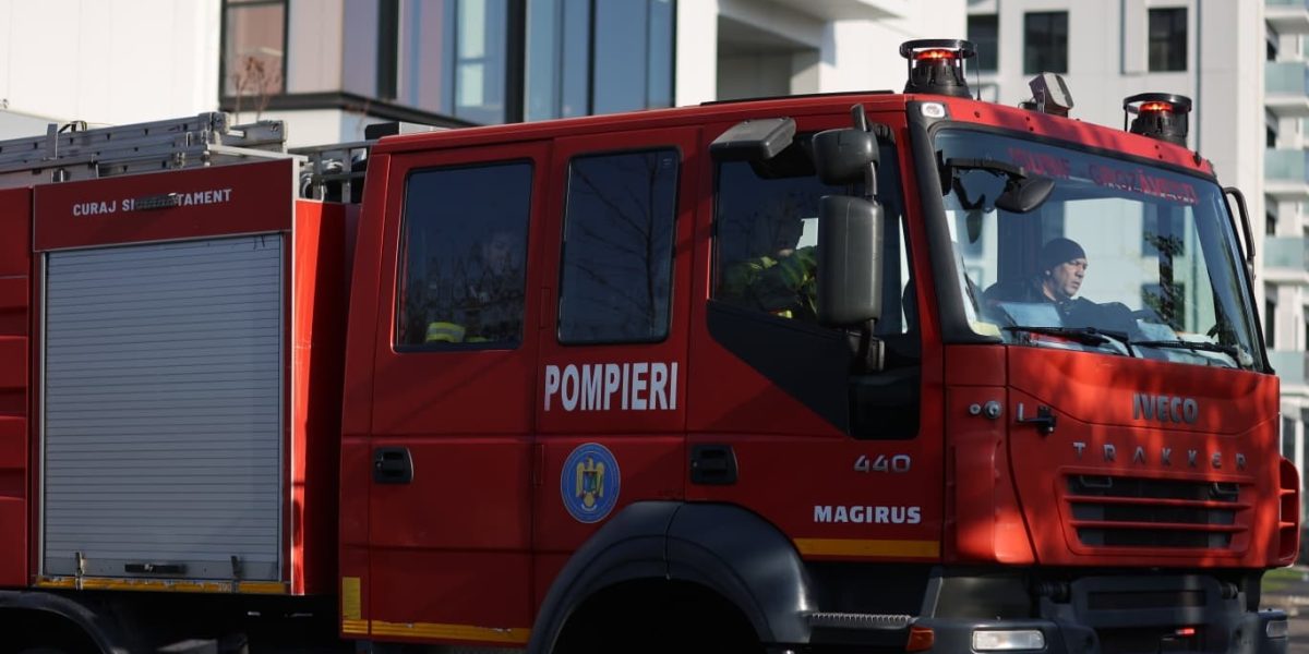 pompieri-smurd-incendiu-2.jpg - NewsFactor