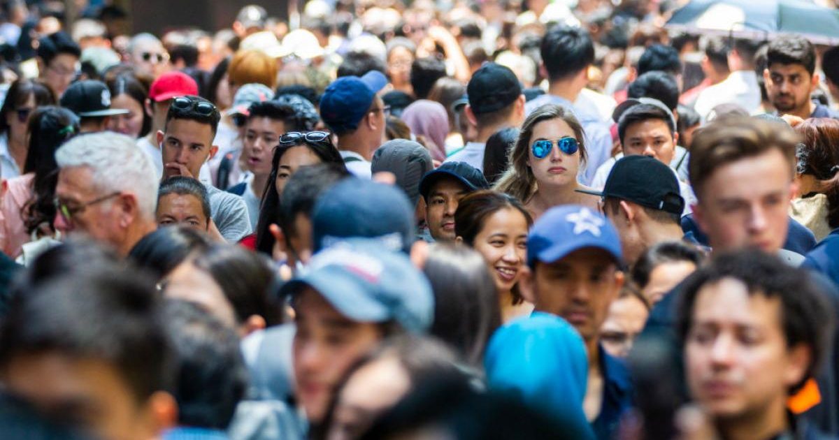 Planeta, sufocată: Populația lumii a depășit capacitatea. „Pământul nu mai poate”