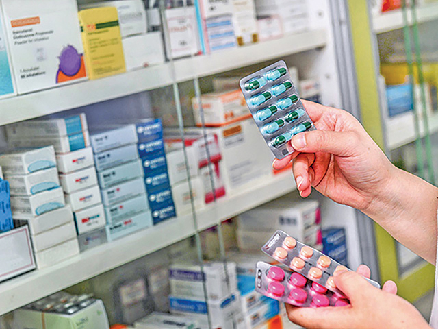 În România: 400 de farmacii publice, o afacere sub lupa statului
