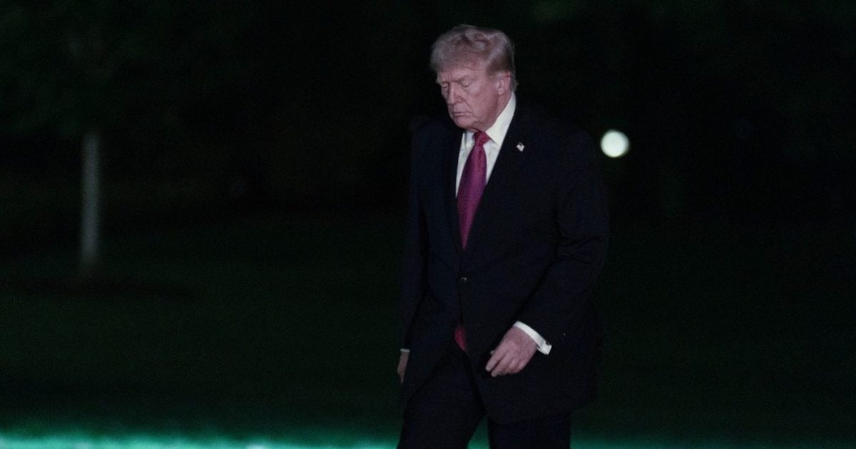 Postări CONFUZE pentru Donald Trump: Ce se întâmplă pe rețele?